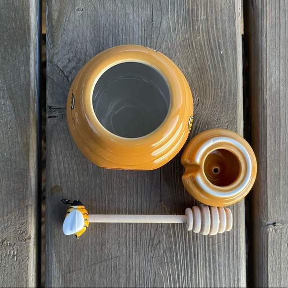 Joie Honey Miel Ceramic Beehive Shaped Honey Pot with Dipper - Picture 6 of 8